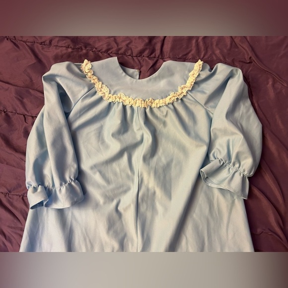 Vintage night gown blue looks to be hand made size is as shown beautiful piece - Picture 2 of 5
